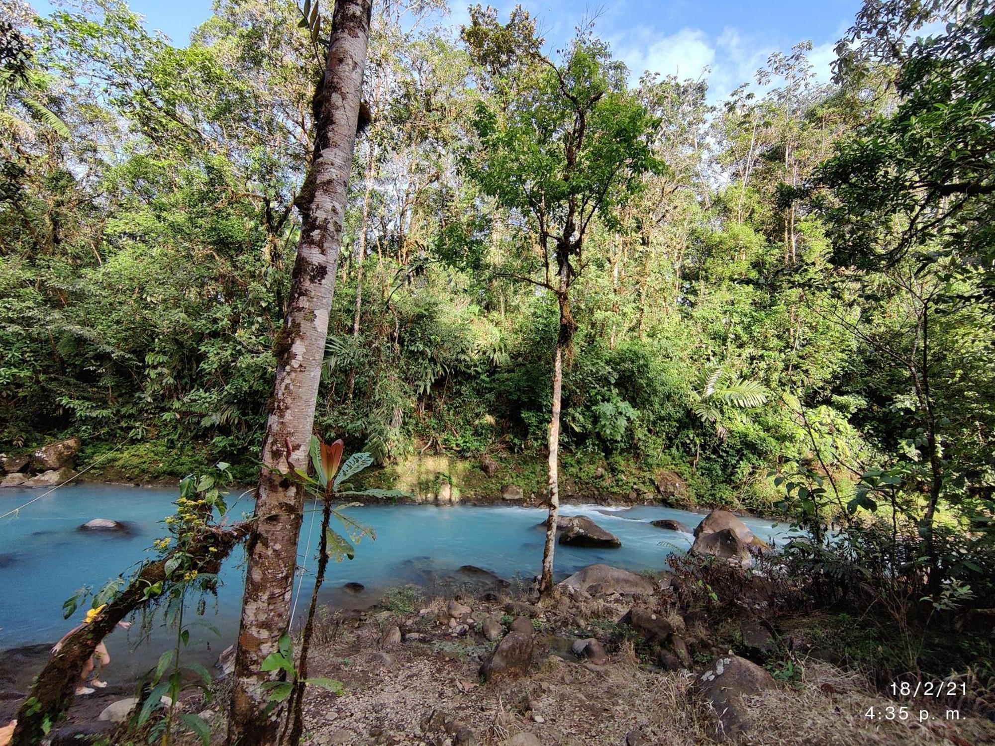 Cabinas Piuri Rio Celeste Extérieur photo