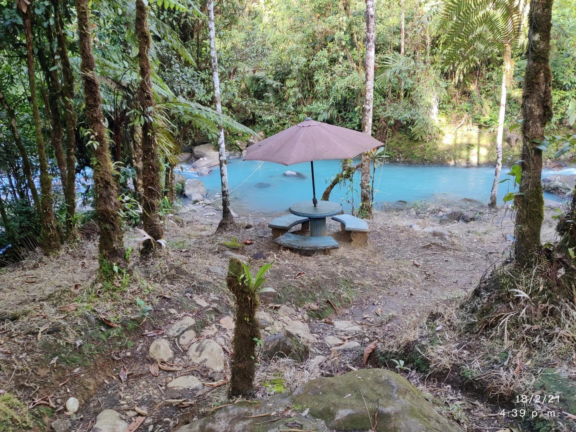 Cabinas Piuri Rio Celeste Extérieur photo